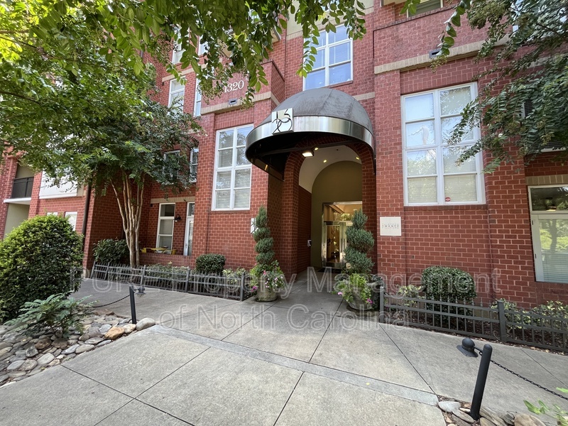 Primary Photo - 1320 Fillmore Ave