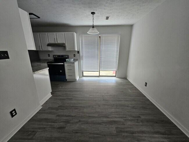 Foto del edificio - 735 Hedgelawn Way