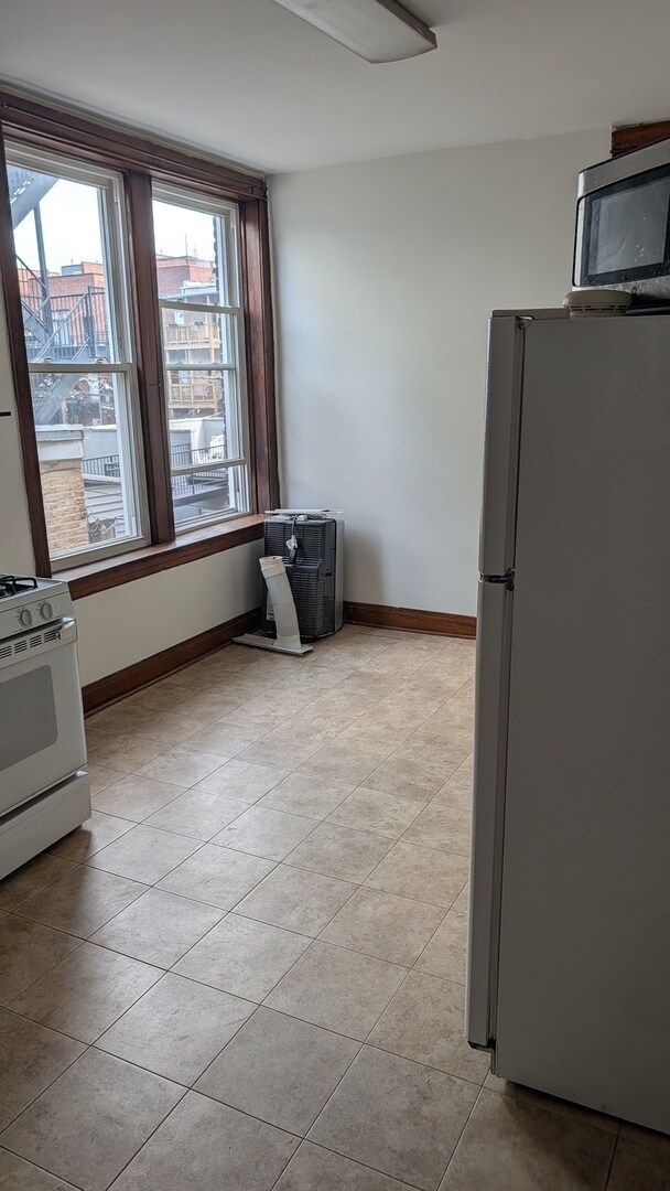 Foto del edificio - 2435 W Thomas St