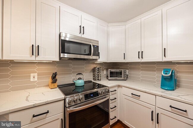 Foto del edificio - 888 N Quincy St