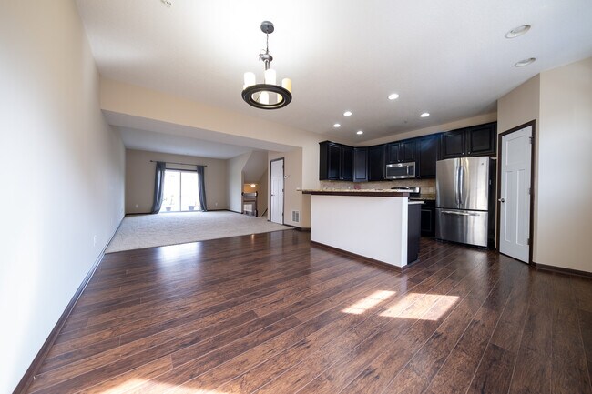 Building Photo - 9690 Independence Cir
