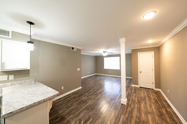 Building Photo - Cascade Place Apartments