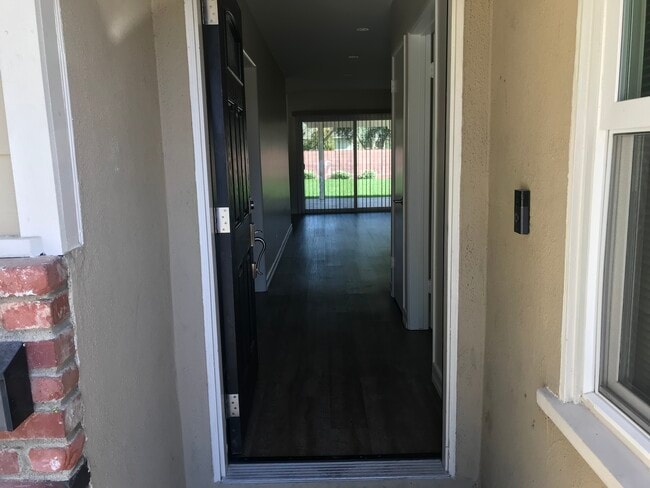 Foto del edificio - 8950 Etiwanda Ave