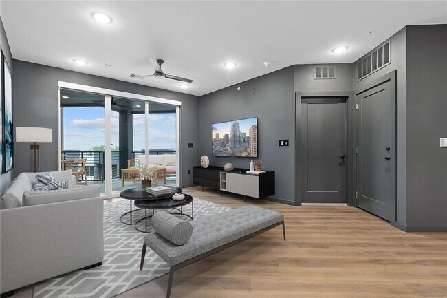 Foto del edificio - 4901 Springdale Rd