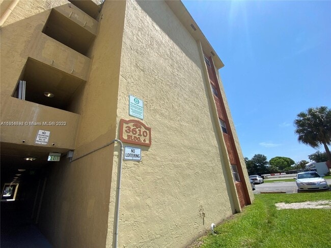 Building Photo - 3610 NW 21st St