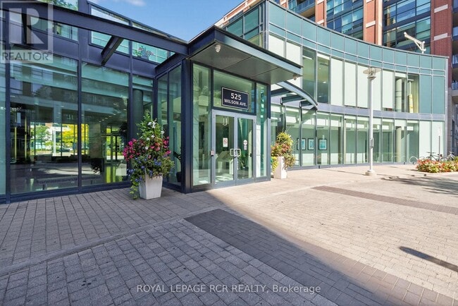 Photo du bâtiment - 525-525 Wilson Ave