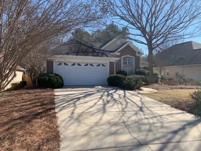 Foto del edificio - Well Maintained Home In Desired Grove Hill...