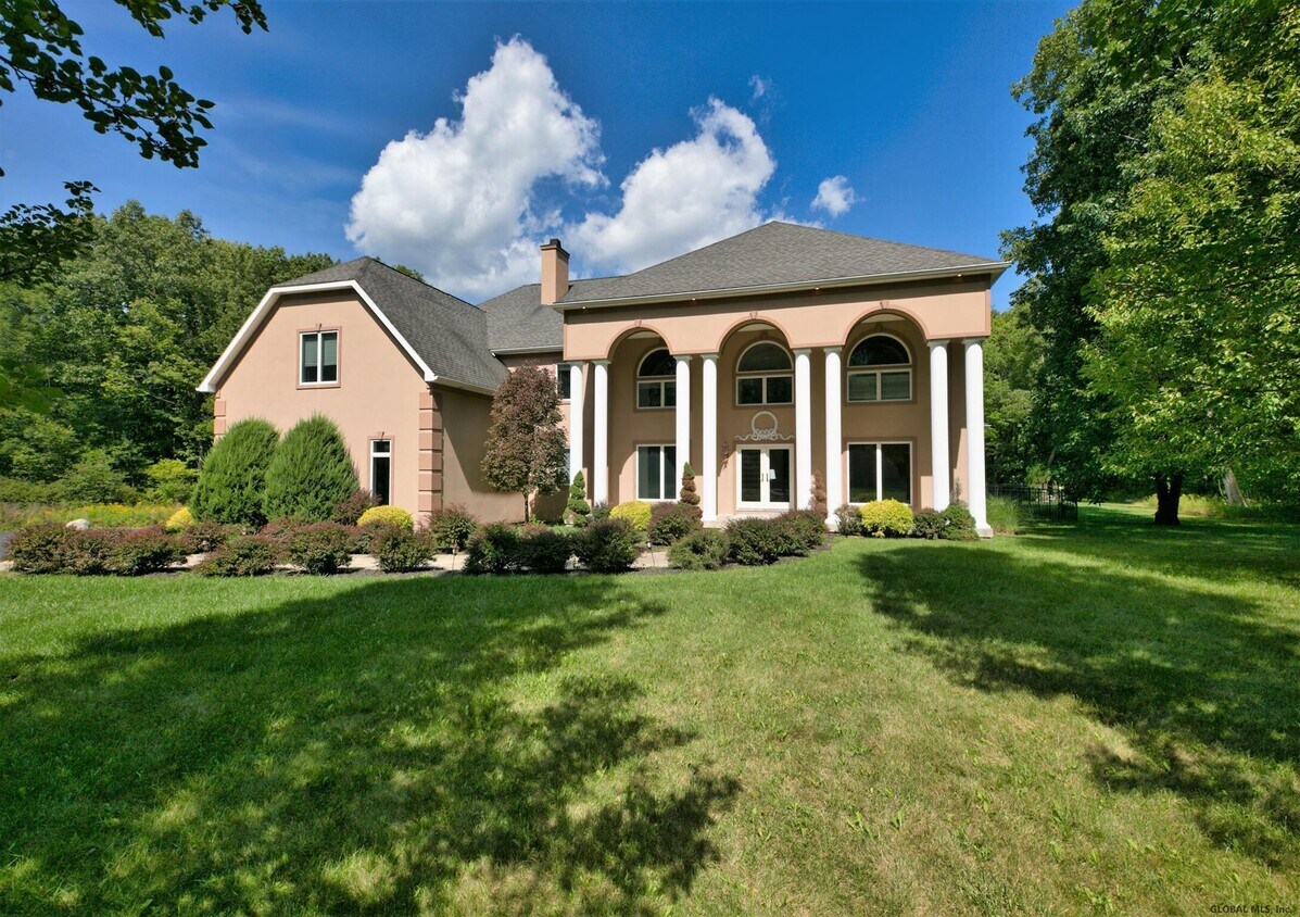 Primary Photo - 2733 Rosendale Rd