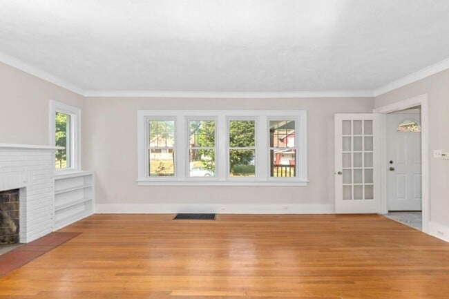 Foto del edificio - 1028 Underwood Ave SE