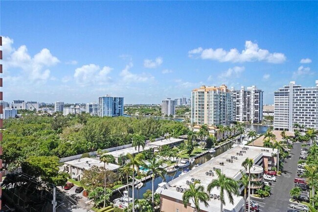 Building Photo - 3000 E Sunrise Blvd