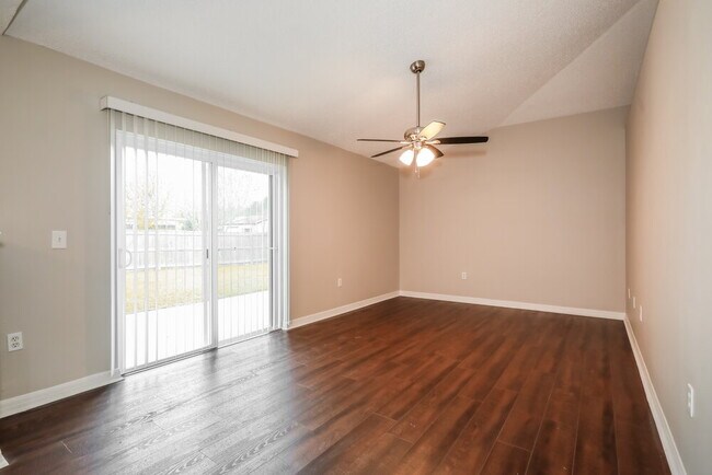 Foto del edificio - 3424 Steelgate Ct