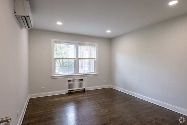 1BR, 1BA + Comedor - 650SF - Manley Court