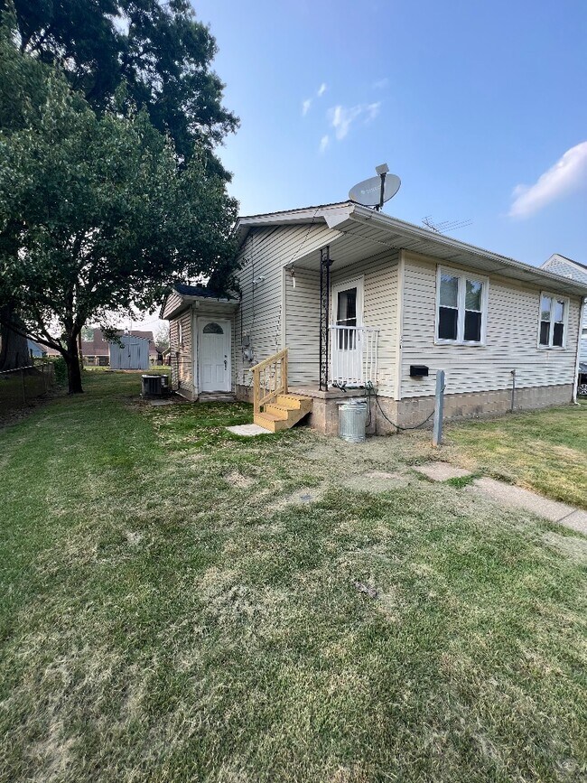 Foto del edificio - 920 Homberg Ave