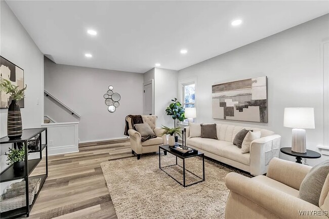 Foto del edificio - 4625 Meadowbrook Rd