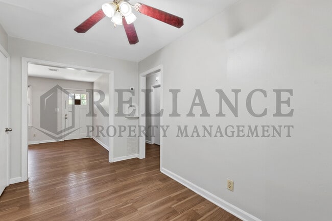 Foto del edificio - 709 S Pinecrest St