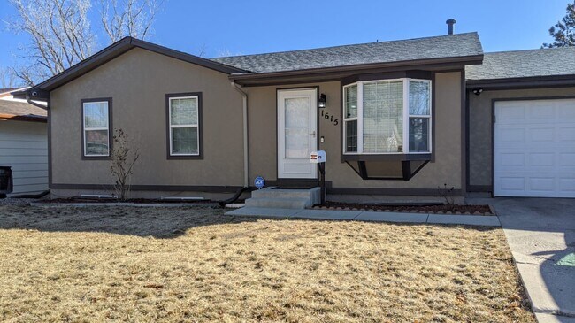 Front Yard - 1615 Baylor Dr