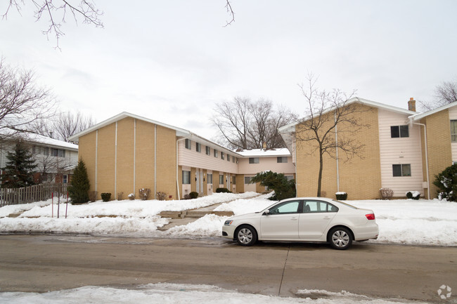 Building Photo - Silver Spring Apartments