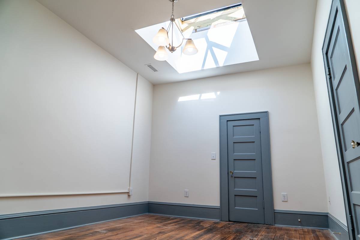 Building Photo - 87-A West Main