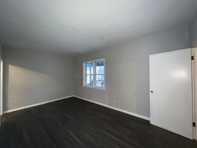 Building Photo - 2515 W 42nd St