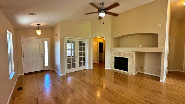 Building Photo - Fantastic 3 Bd 3 Bth + Office in Cherry Cr...