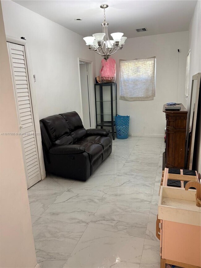 Foto del edificio - 1560 NW 25th Ave