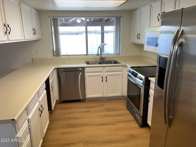 Foto del edificio - 5519 W Onyx Ave