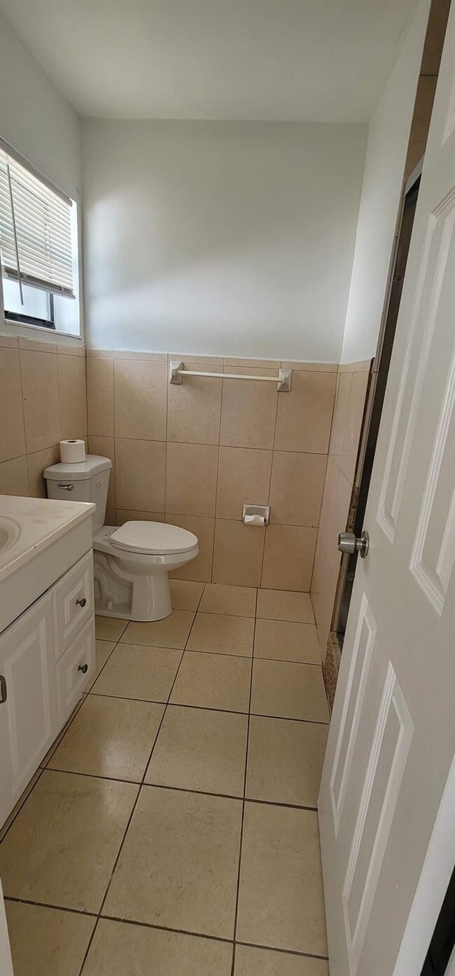 Building Photo - 4460 NW 4th St