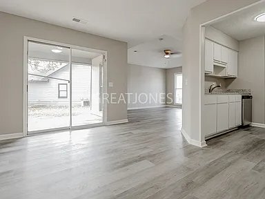 Foto del edificio - 5828 Cameo Ct