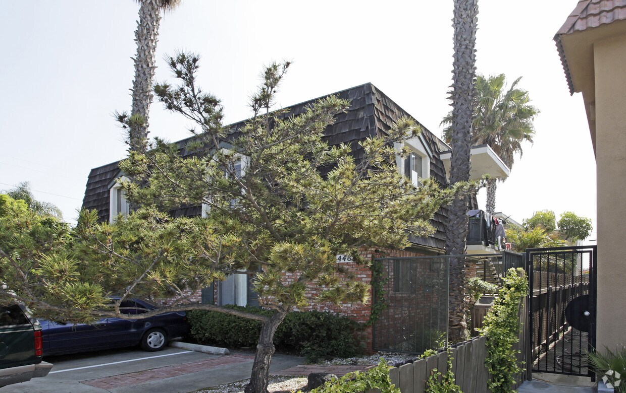 Building Photo - 4485 Hamilton St