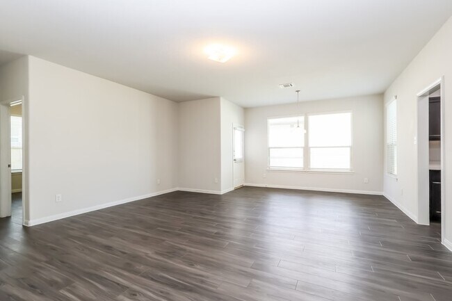 Foto del edificio - 3619 Spy Glass Hill Dr