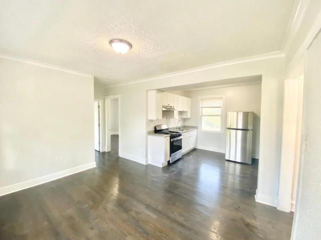 Foto del edificio - 2 bedroom in Chicago IL 60651