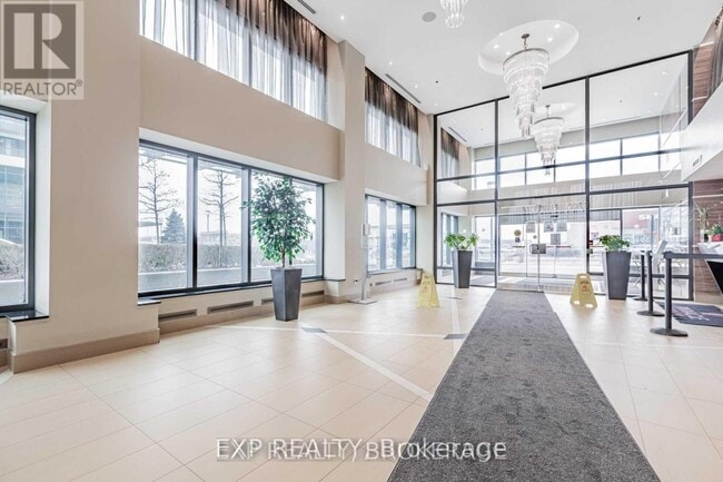 Building Photo - 3985-3985 Grand Park Dr