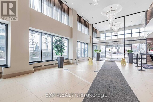 Photo du bâtiment - 3985-3985 Grand Park Dr