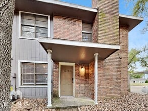 Building Photo - 1819 Briarcreek Blvd