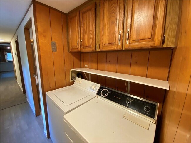 Building Photo - 144 Land Harbor Dr