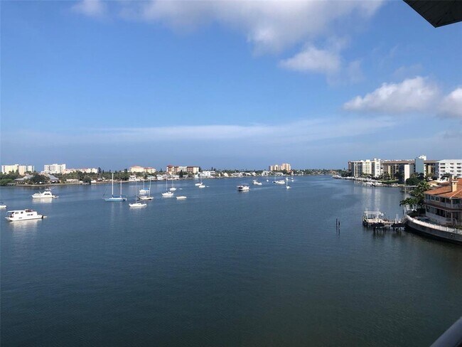 Building Photo - 200 Skiff Point