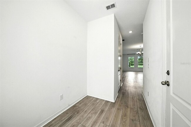 Building Photo - 700 Benoi Dr