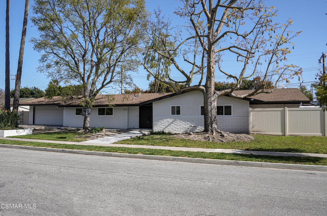 Primary Photo - 1202 Sheffield Pl