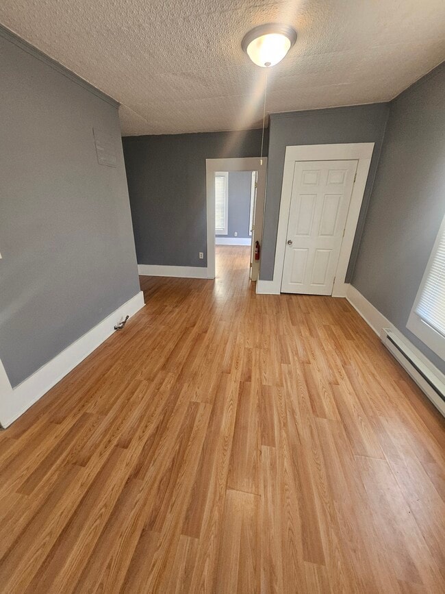 Building Photo - 287 Lake Ave