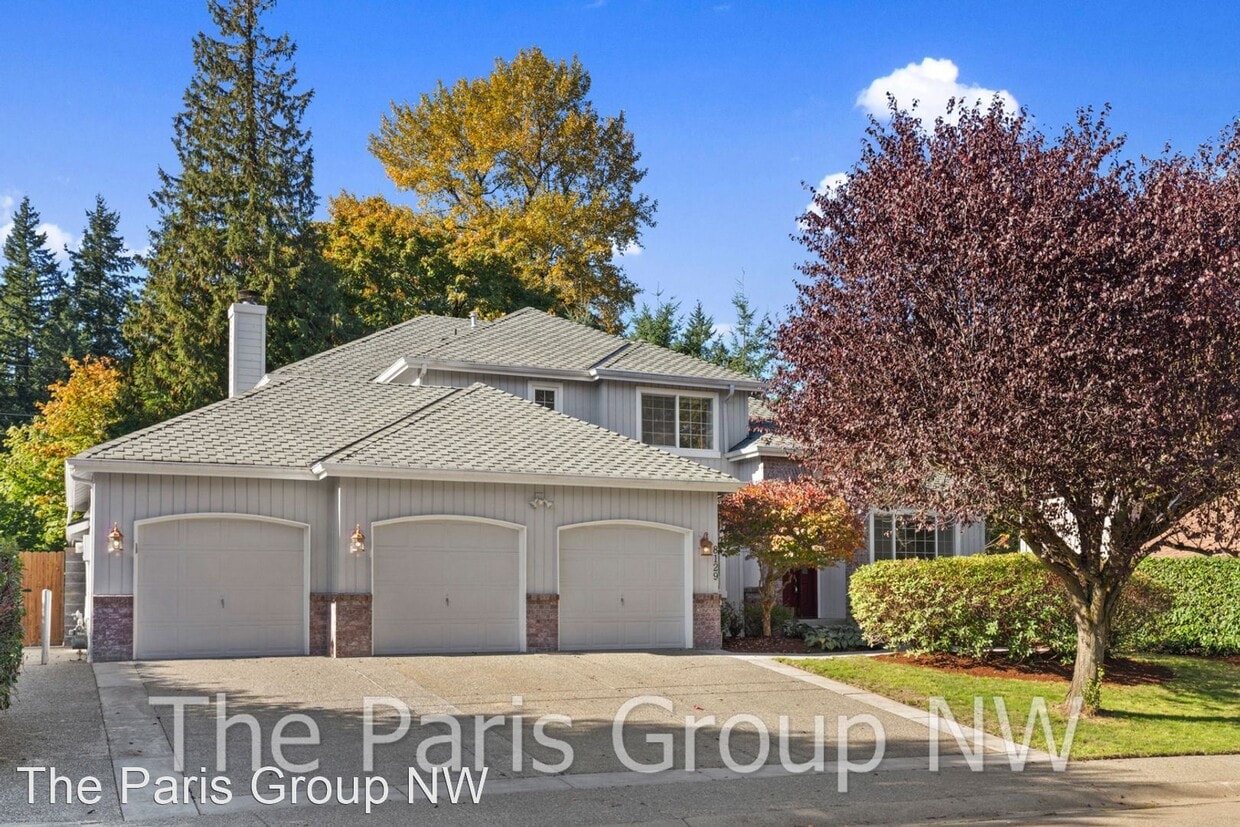 4 br, 3.5 bath House 8129 126th PL SE House Rental in Newcastle, WA