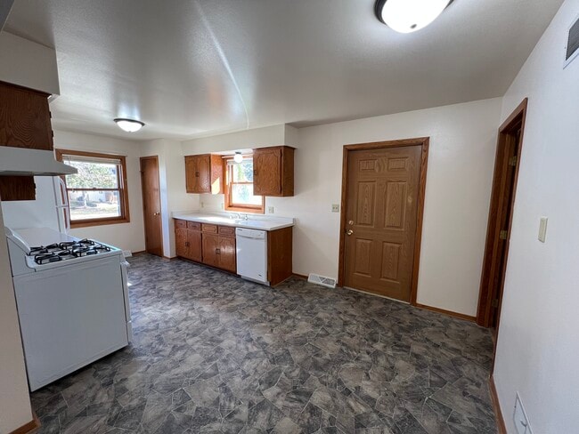 Building Photo - 4259 S 26th St