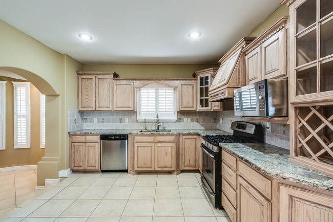 Building Photo - 6308 Franklin Ridge Dr