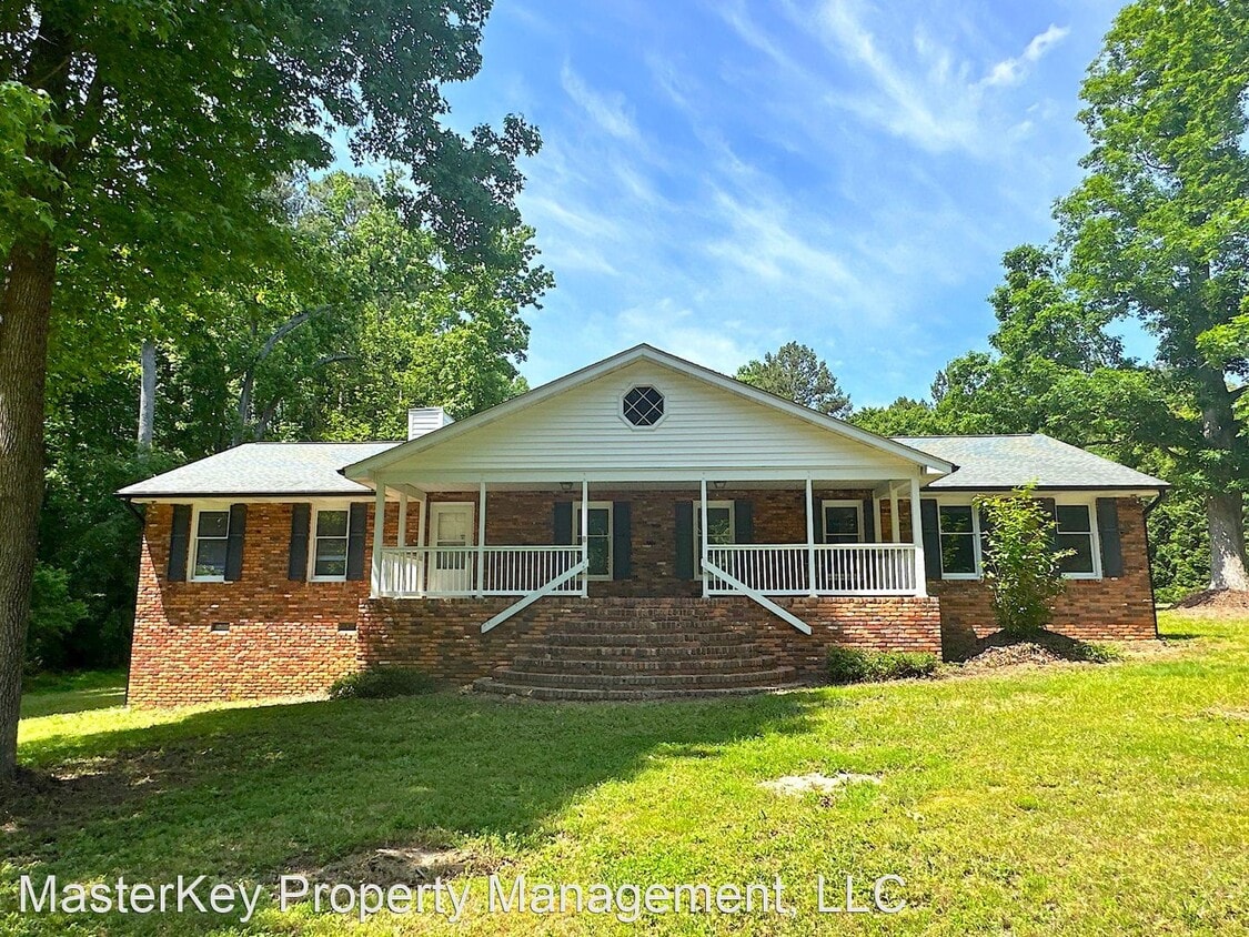 2 br, 2 bath House 5904 Copper Trail House Rental in Raleigh, NC