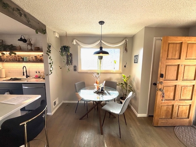 Foto del edificio - 6174 Otis St