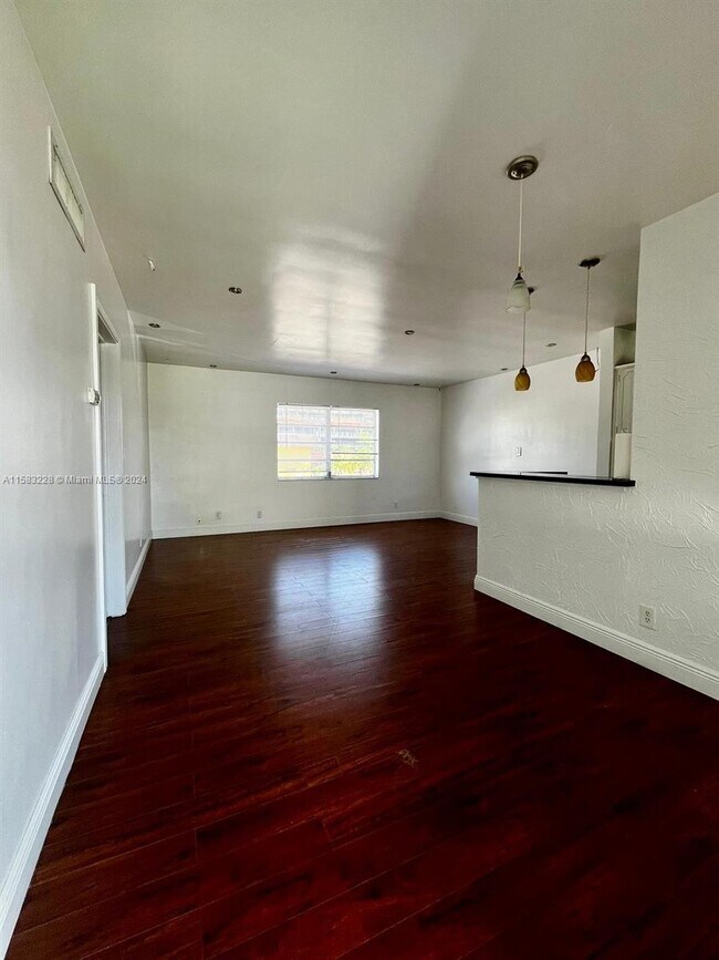 2219 Polk St Unit 2B, Hollywood, FL 33020 Condo for Rent in Hollywood