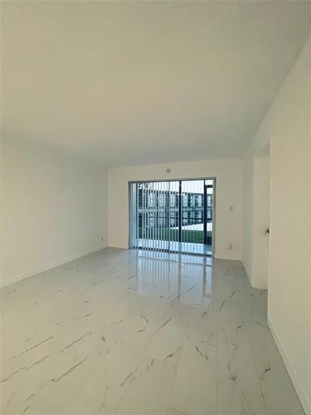 Foto del edificio - 8025 S Colony Cir