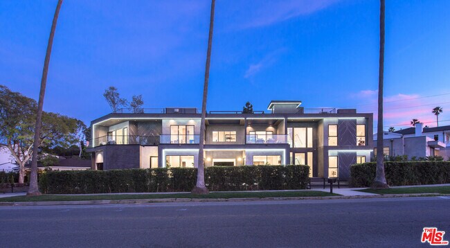 Foto del edificio - 12720 Montana Ave