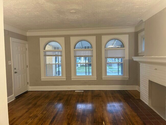 Foto del edificio - 2067 Hazelwood St