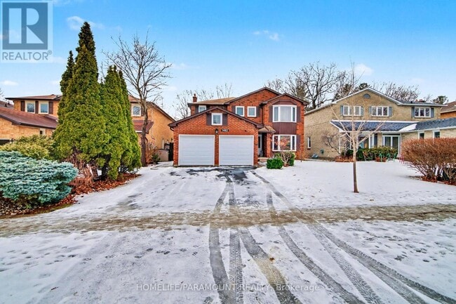 Building Photo - 1482 Queensbury Crescent