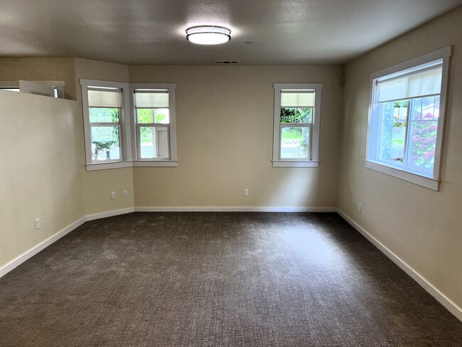 Foto del edificio - Senior Living Community (55+) - Standalone...